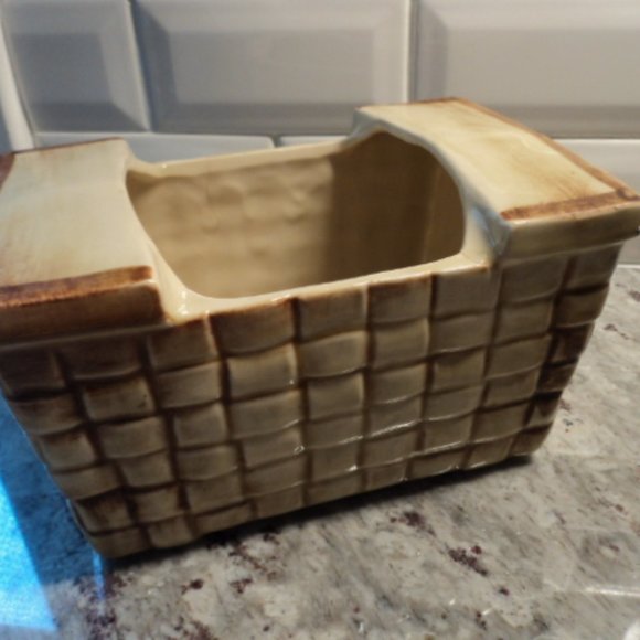 vintage cookie jar "Picnic Basket" - Picture 5 of 10